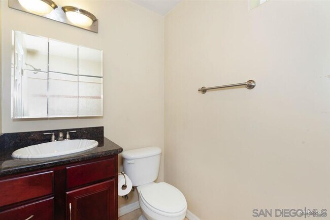 Foto del edificio - 5055 Collwood Blvd