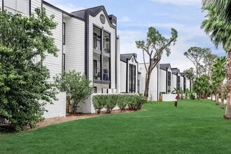 Building Photo - 4400 Memorial Dr