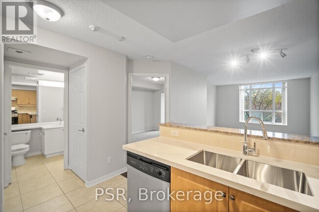 Building Photo - 515 Rosewell Ave