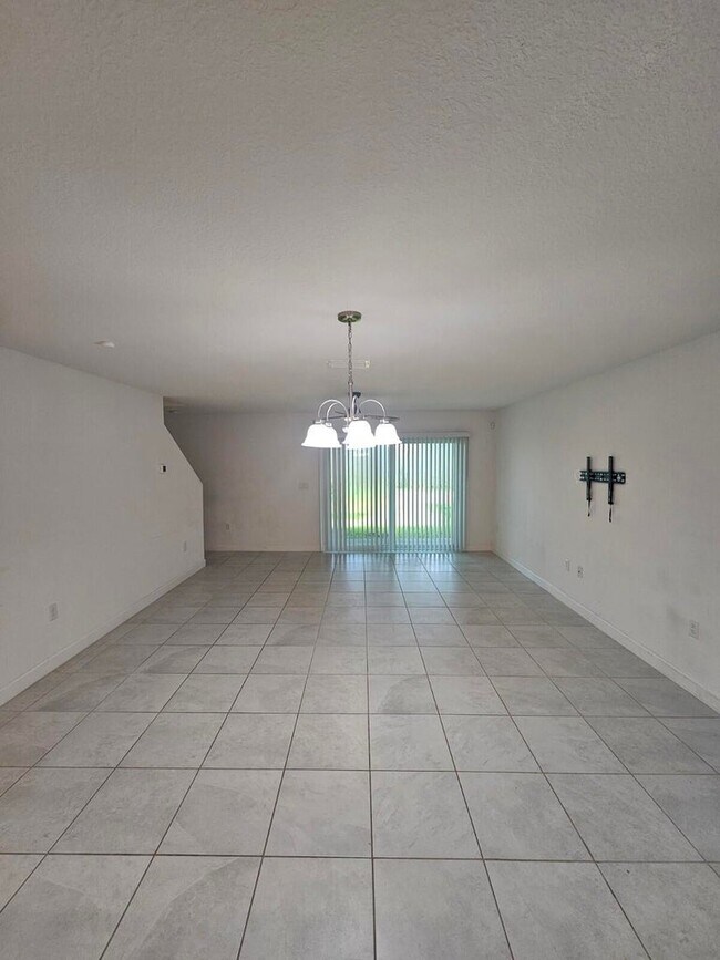 Foto del edificio - 6765 Broadwater Ln