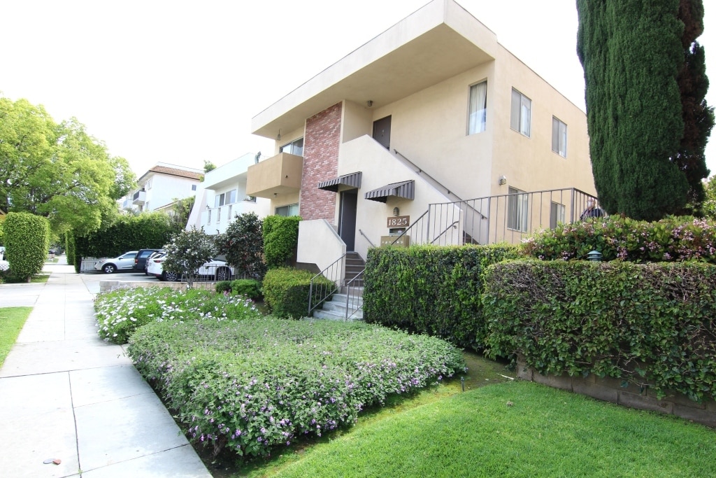 Primary Photo - 1825 Glendon Ave