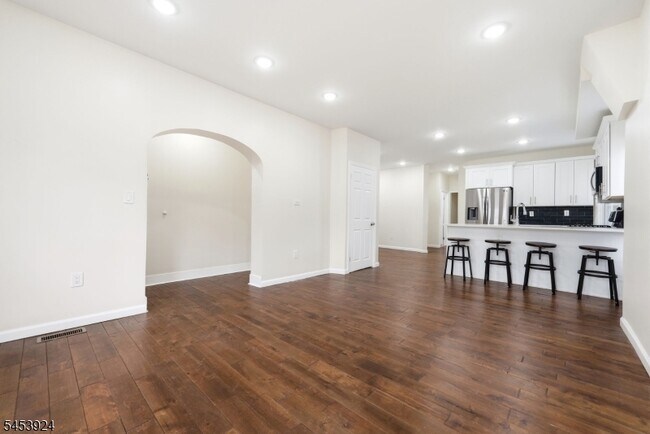 Foto del edificio - 244 Clinton Ave