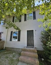 Building Photo - 723 Hemlock St