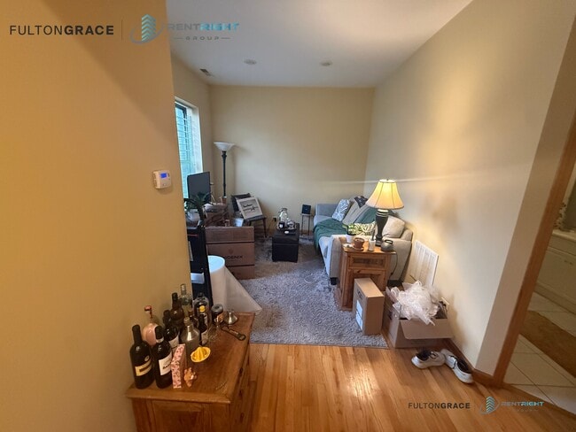 Foto del edificio - 1458 N Bosworth Ave