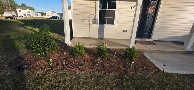 Foto del edificio - 134 Lang Farm Rd