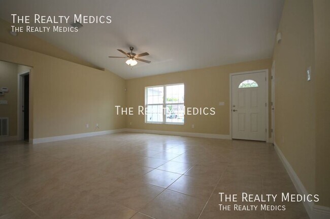 Building Photo - 13132 SW 35th Cir