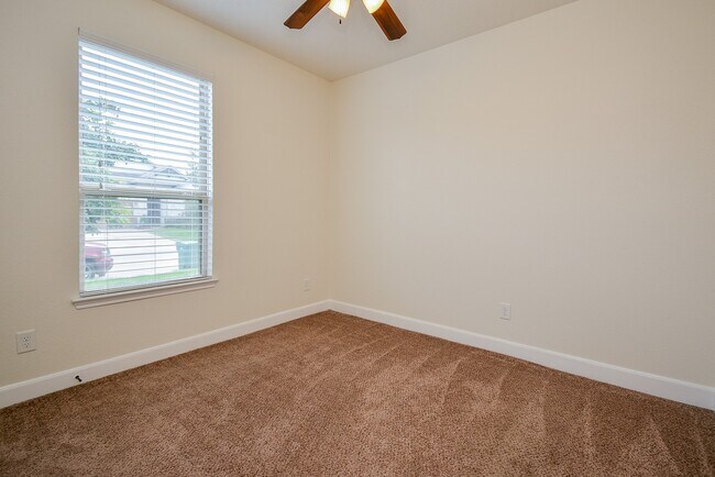 Foto del edificio - 4927 Lattimore Creek Dr