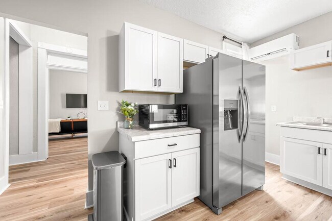 Foto del edificio - 639 Maple St