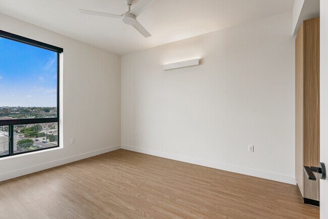 Building Photo - Venue Residences