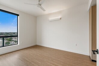 Building Photo - Venue Residences