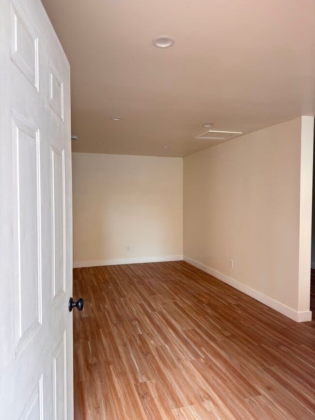 Photo - 1060 McFarland Ave Apartment