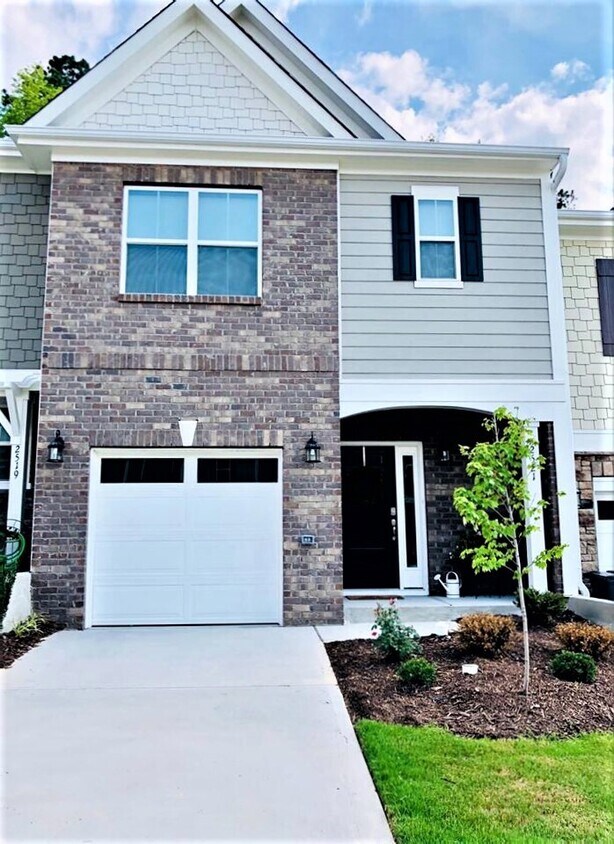 Primary Photo - 3 Bedroom Townhome for Sale Apex
