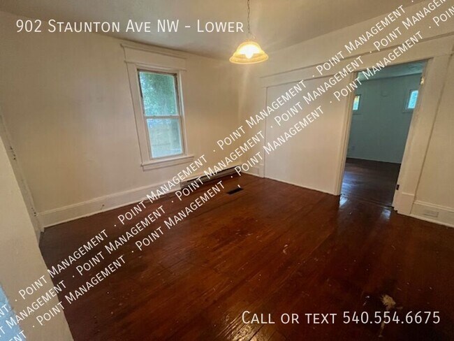 Foto del edificio - 902 Staunton Ave NW