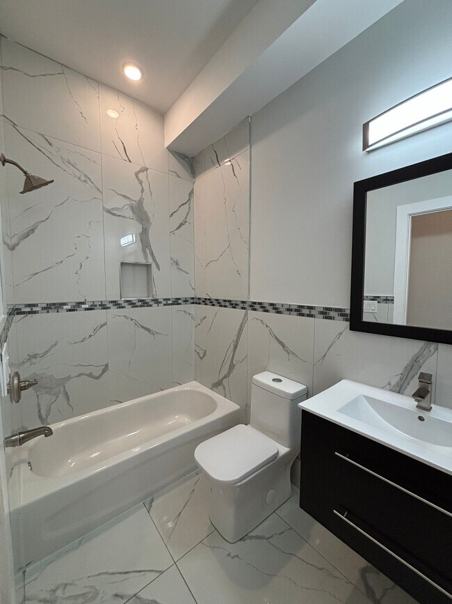 Foto del edificio - 2114 N Franklin St