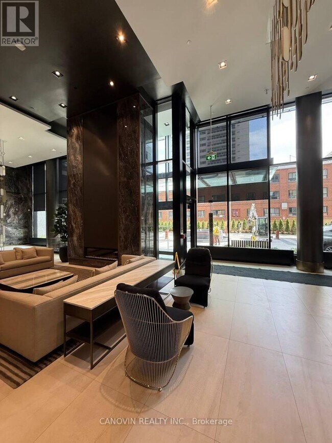 Photo du bâtiment - 117-3117 Broadway Ave
