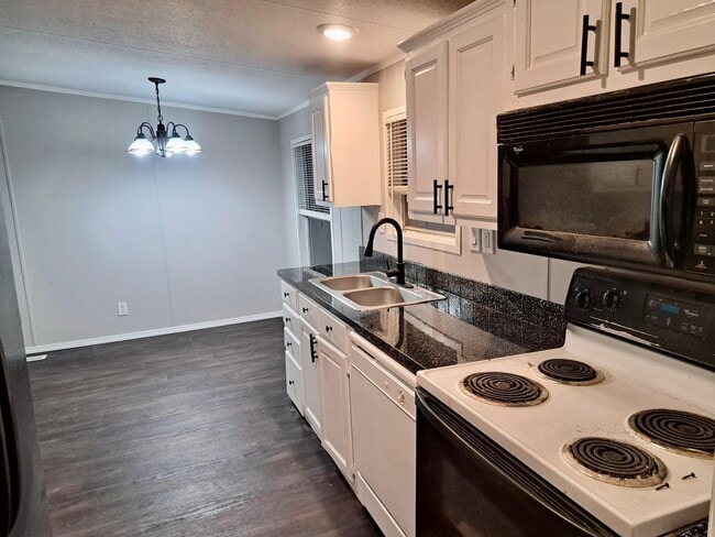 Building Photo - 16414 Trenda Ct