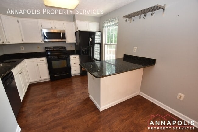 Building Photo - 806 Lilac Ct