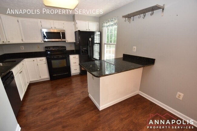 Foto del edificio - 806 Lilac Ct