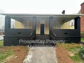Building Photo - 207 20th St