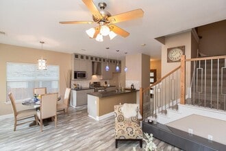 Building Photo - 1700 Perez St