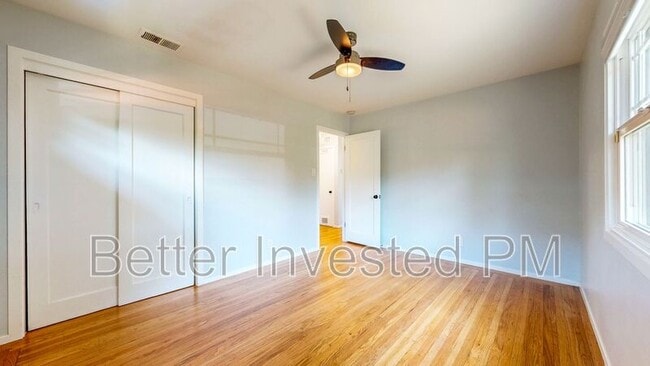 Building Photo - 3241 Montgomery Dr