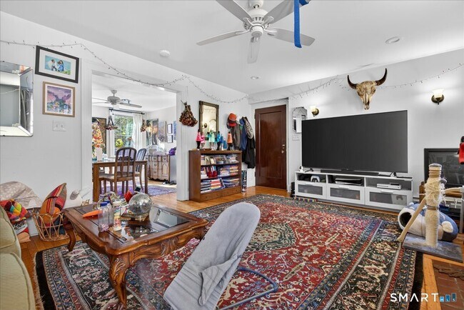 Foto del edificio - 151 Cold Spring St