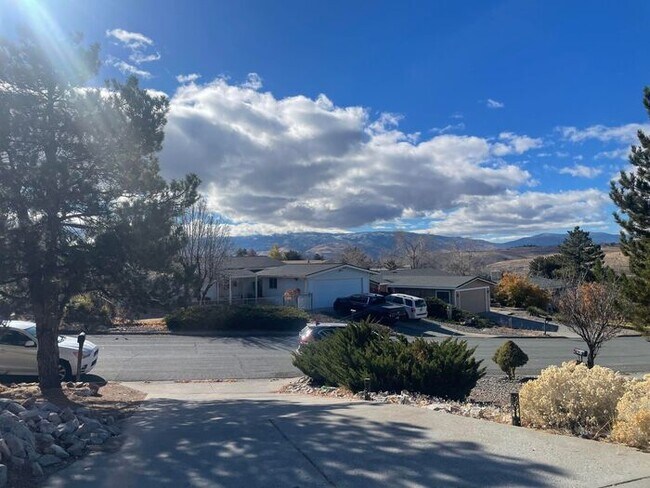 Building Photo - Lovely home located Juniper Hills Communit...