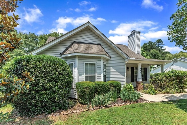 Building Photo - **Cute 3/2 Bungalow in Flaherty Farms**