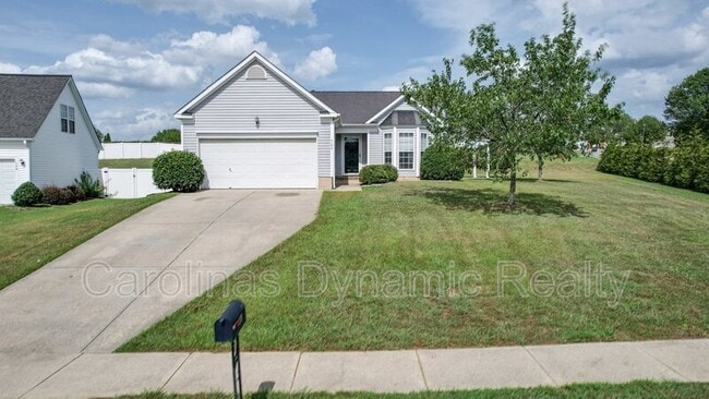 Building Photo - 120 Lantana Dr