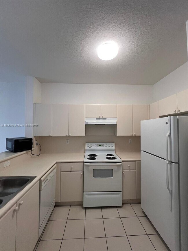 Foto del edificio - 1535 SE 26th St