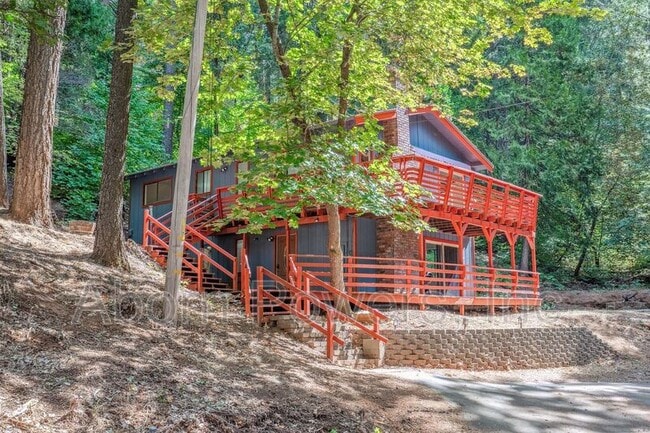 Building Photo - 6290 Topaz Dr