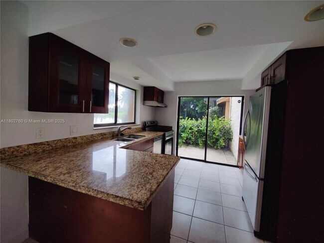 Foto del edificio - 181 Wimbledon Lakes Dr