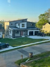 Building Photo - 1818 River Dr