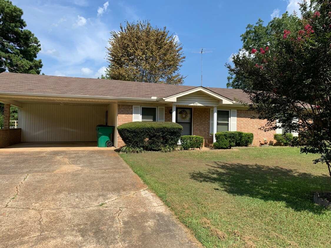 506 S Lakewood St, Longview, TX 75603 House for Rent in Longview, TX