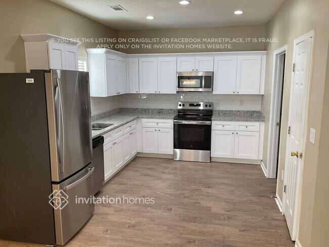 Building Photo - 2104 Palatine Pl