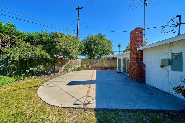 Building Photo - 27916 Alvarez Dr