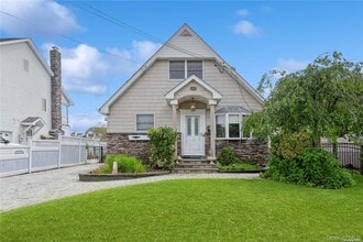 Building Photo - 29 Seabreeze Rd
