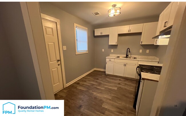 Building Photo - 3075 Debby St