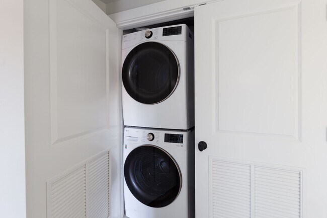 Foto del edificio - 1405 W Belden Ave