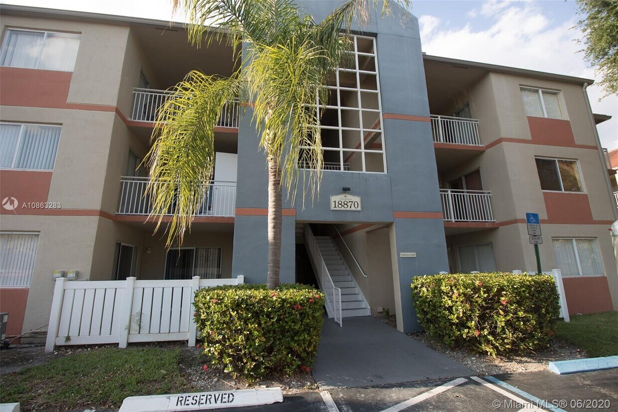 Primary Photo - 18870 NW 57th Ave