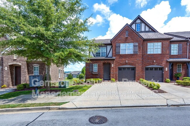 Building Photo - 2040 Bungalow Dr