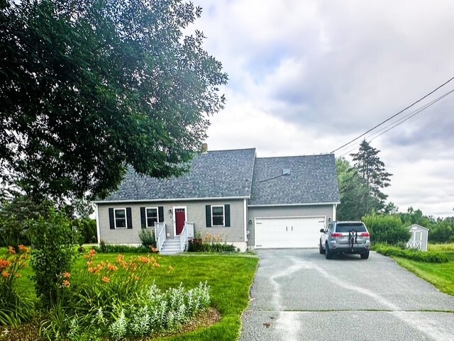 Front View - 5 Horseshoe Ln