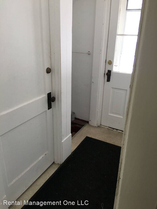 Building Photo - 2 br, 1 bath House - 214 Wellington
