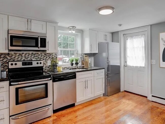 Building Photo - 469 Sea St Building Photo - 469 Sea St