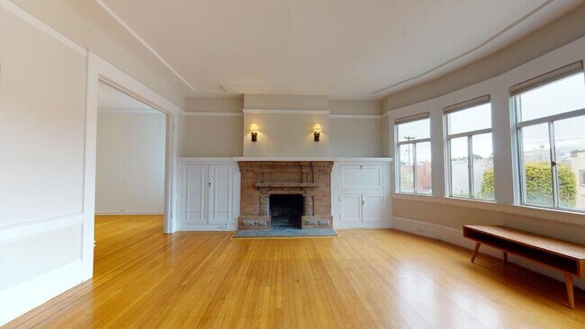 Building Photo - 430 Capistrano Ave