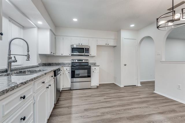 Foto del edificio - 2308 W Oakdale Rd