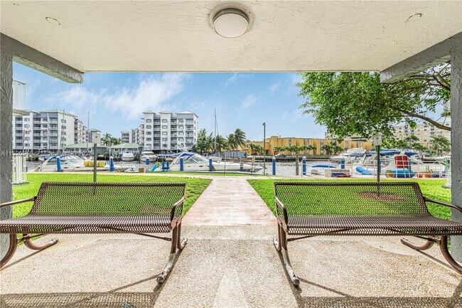 Foto del edificio - 1800 NW 24th Ave