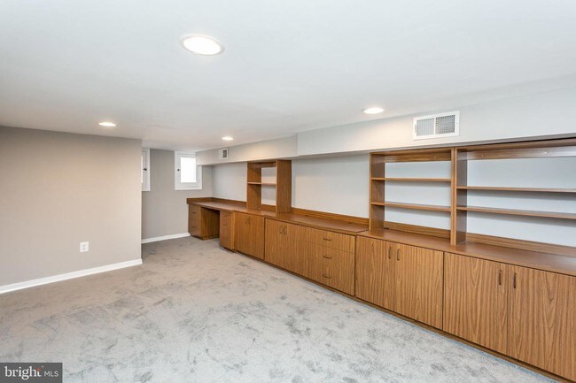 Foto del edificio - 645 E Clement St