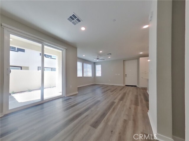 Foto del edificio - 28223 Luther Dr