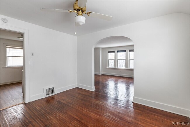 Foto del edificio - 189 Hamilton Dr